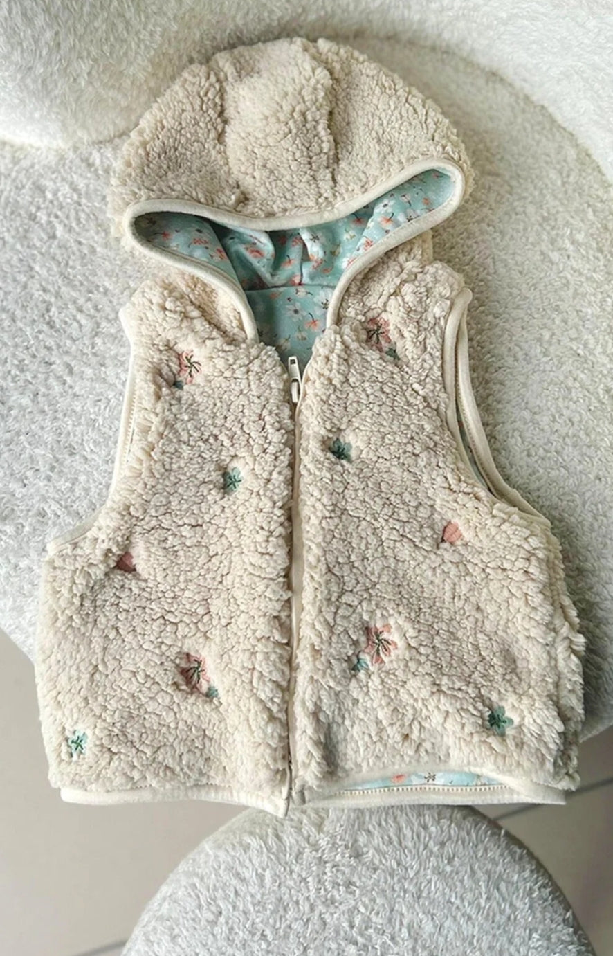 Fermuarlı Teddy Kumaş Kapüşonlu Kız bebek yelek 9-36 AY