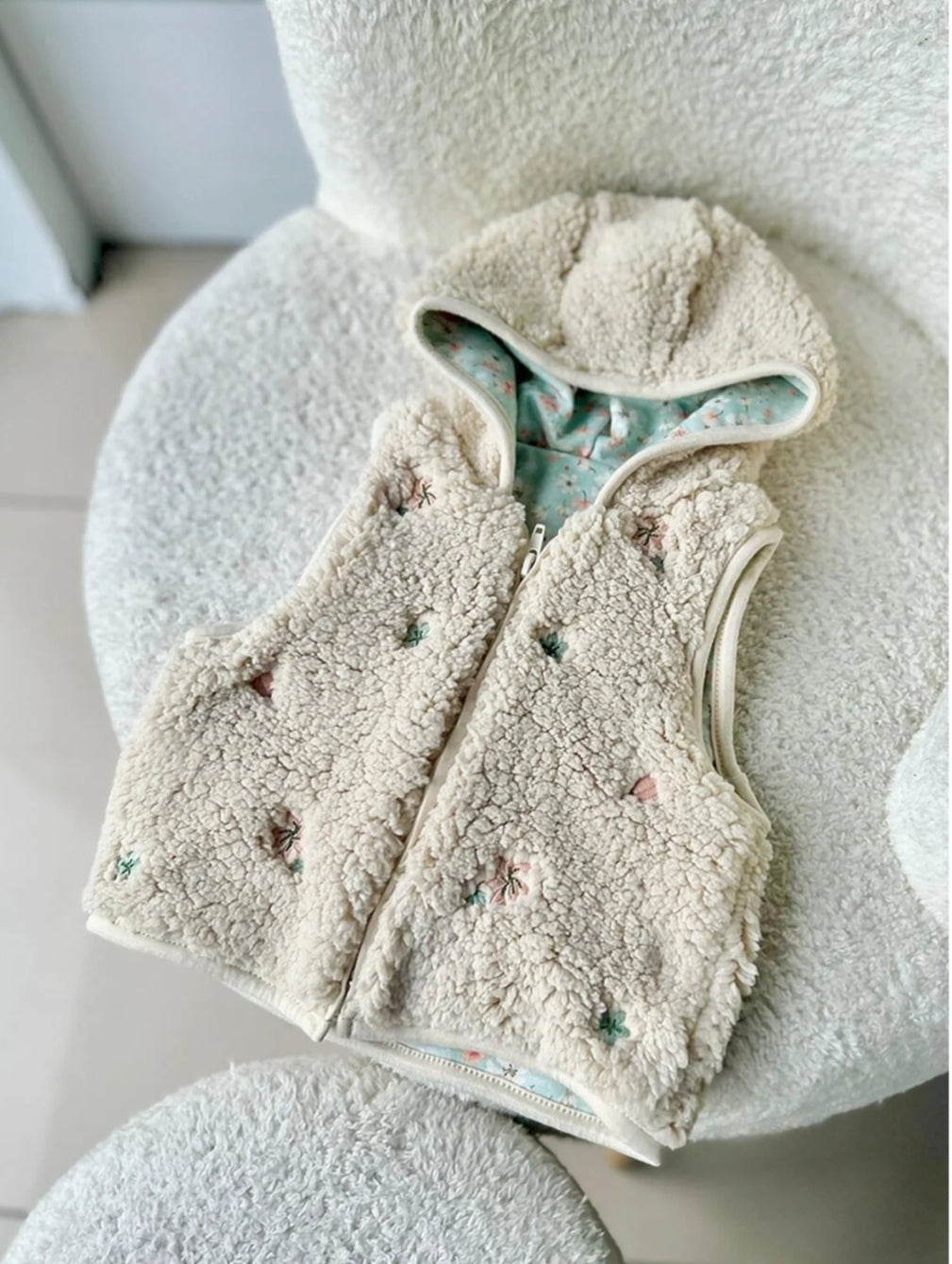 Fermuarlı Teddy Kumaş Kapüşonlu Kız bebek yelek 9-36 AY